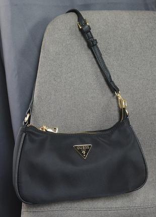 Нова сумка на плече у стилі guess