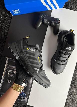 Шикарные стильные кроссовки adidas terrex swift r