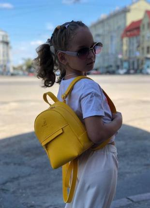 Жіночий стильний та якісний невеликий рюкзак  для дівчат темна пудра10 фото