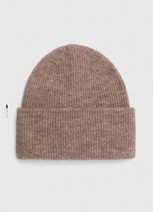 Стильна тепла бежева шапка primark