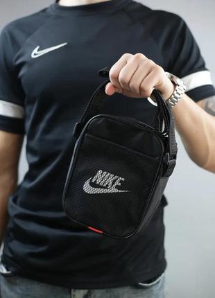 Nike барсетка чоловіча через плече - компактна та зручна для міста