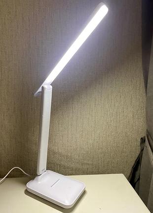 Настільна лампа