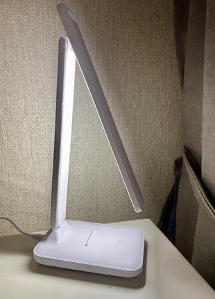 Настільна лампа