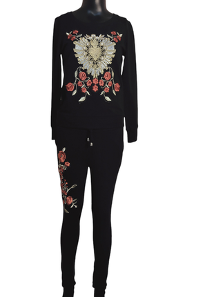 Костюм женский dolce hasbn gabbana с вышивкой
