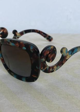 Солнцезащитные очки prada