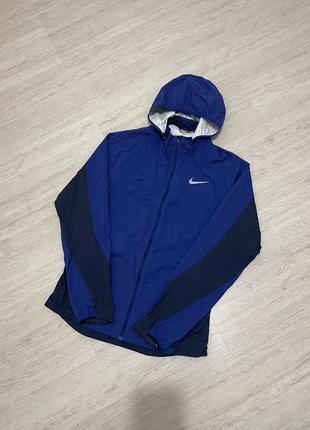 Беговая ветровка nike