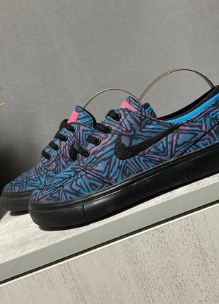 Nike кросівки кеди розмір 35