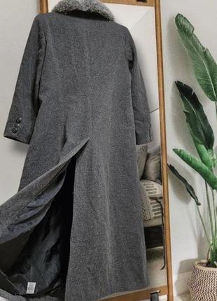 Длинное женское шерстяное пальто с меховым воротником womans wardrobe