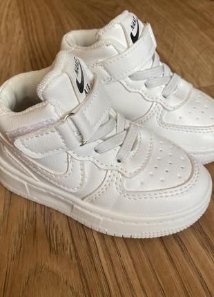 Детские кроссовки 2