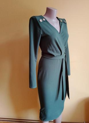 Платье boohoo темно-зеленое хаки с прядкой и пуговицами