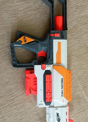 Nerf бластер.