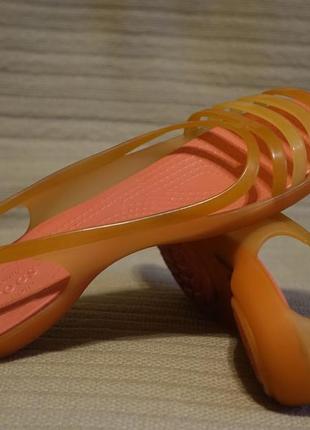 Невесомые фирменные ажурные босоножки crocs iconic comfort sandals сша. w 7 ( 37 р.)