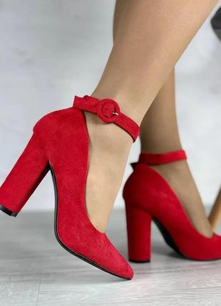 Красные женские туфли с ремешком3 фото