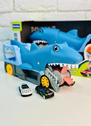 Большая машина 🚘 акула 🦈 (2240)