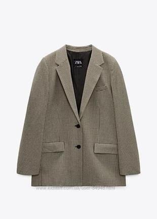 Оверсайз-пиджак в клетку zara.