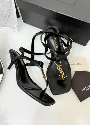 Босоножки в стиле Saint Laurent Lou Stiefeletten Schwarz