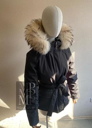 Жіноча зимова куртка в хакі кольорі з натуральним хутром фінського єнота, 42-54 розміри5 фото