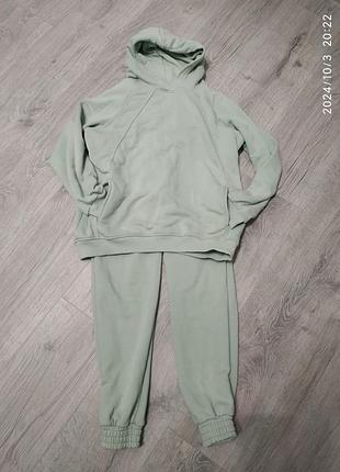 Спортивный костюм