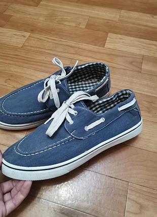 Кеди, мокасини