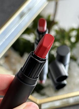 Губна помада nars lipstick rouge a levres.