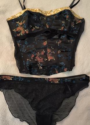 Комплект нижнего белья,корсет+ трусики