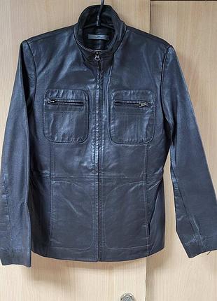 Кожаная женская куртка.