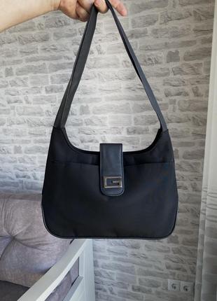 Черная сумка багет