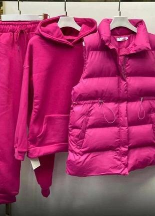 Костюм тройка 
жилетка +костюм малина