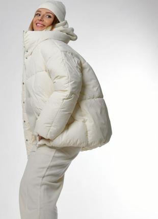 Пуховик жіночий короткий, молочний