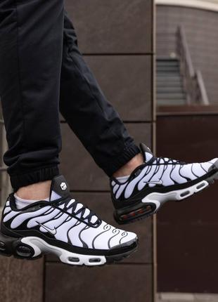 Nike air max plus tn white black кросівки спортивні1 фото