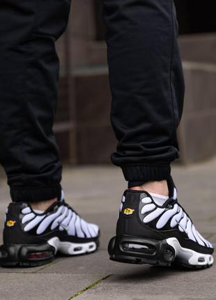 Nike air max plus tn white black кросівки спортивні8 фото