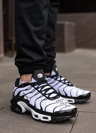 Nike air max plus tn white black кросівки спортивні3 фото