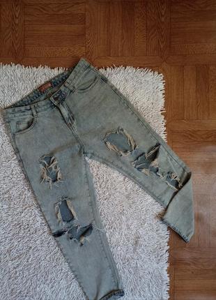 Рваные джинсы бойфренды голубые2 фото
