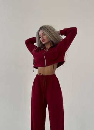 Спортивний костюм із капюшоном