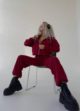 Спортивний костюм із капюшоном