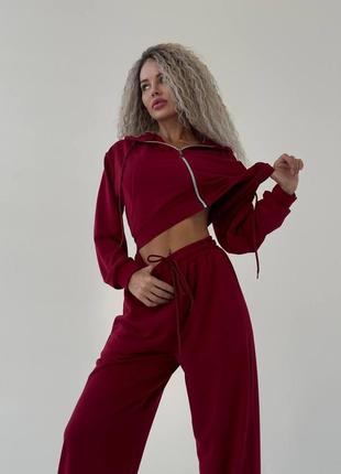 Спортивний костюм із капюшоном