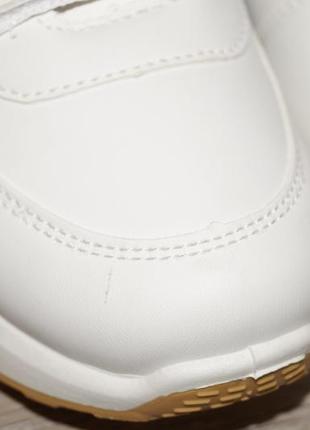 Кросівки дитячі білі (розмір 28 – 17,5 см)4 фото