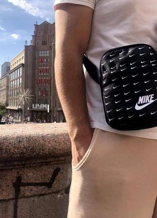 Мессенджер nike 3