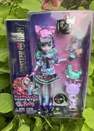 Monster high twyla creepover party set with pet bunny dustin - кукла монстра Хай твайла пижамная серия