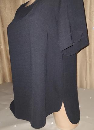Блуза кофтинка жіноча primark розмір xxl/44
легка гарна жіноча кофтинка розмір вказаний 44 
ног 56см
довжина 68см
тканина полістер 
стан дуже гарний4 фото