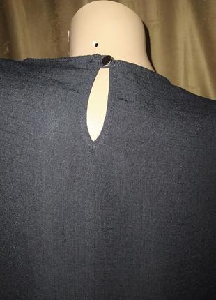 Блуза кофтинка жіноча primark розмір xxl/44
легка гарна жіноча кофтинка розмір вказаний 44 
ног 56см
довжина 68см
тканина полістер 
стан дуже гарний7 фото