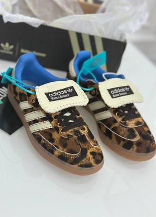 Жіночі кросівки adidas