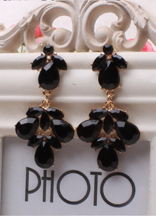 Сережки в чорному кольору