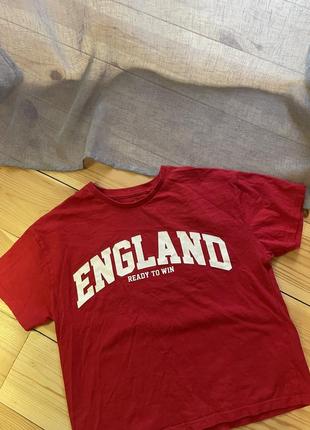 Укорочена  червона спортивна футболка топ на дівчинку 10-11 років