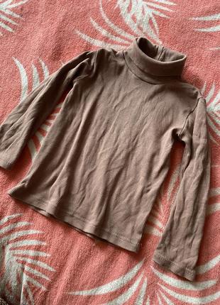 Бежевий гольф водолазка у рубчик