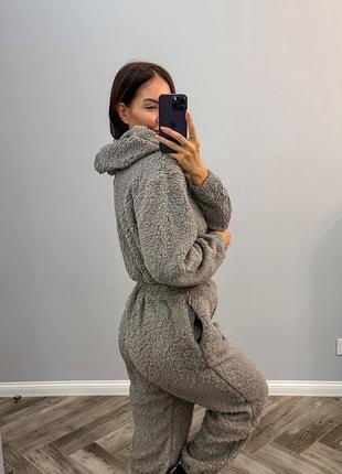 Комбинезон женский с капюшоном тедди беж черный серый молочный2 фото