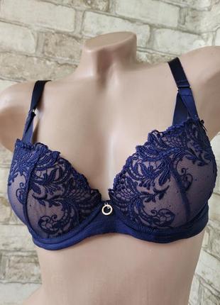 Бюстгальтер