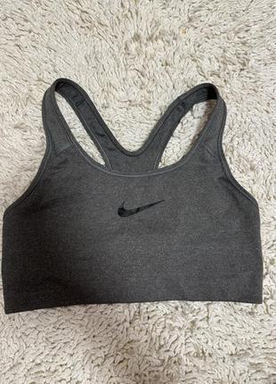 Спортивный топ