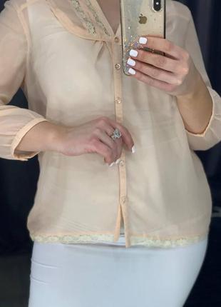 Персикова блуска