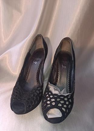 Туфли на каблуке